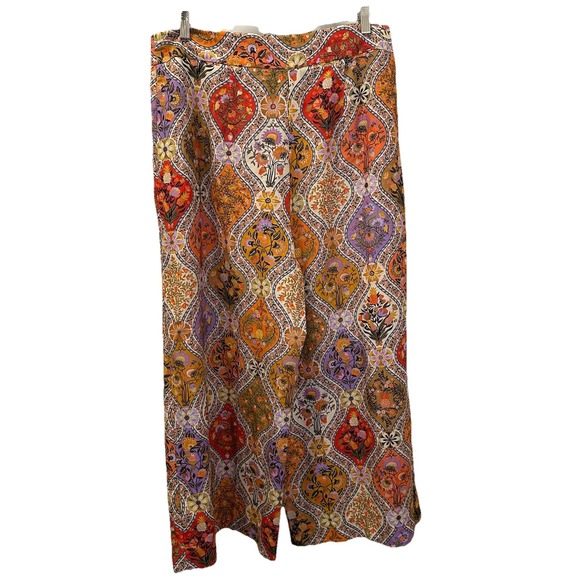 FARM Rio Multicolor Patterned Cropped Pants - Picture 6 of 16